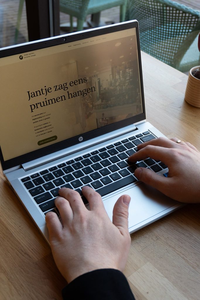 Nieuwe, door GroenendaalTech gesponsorde website van Jantje zag eens pruimen hangen.